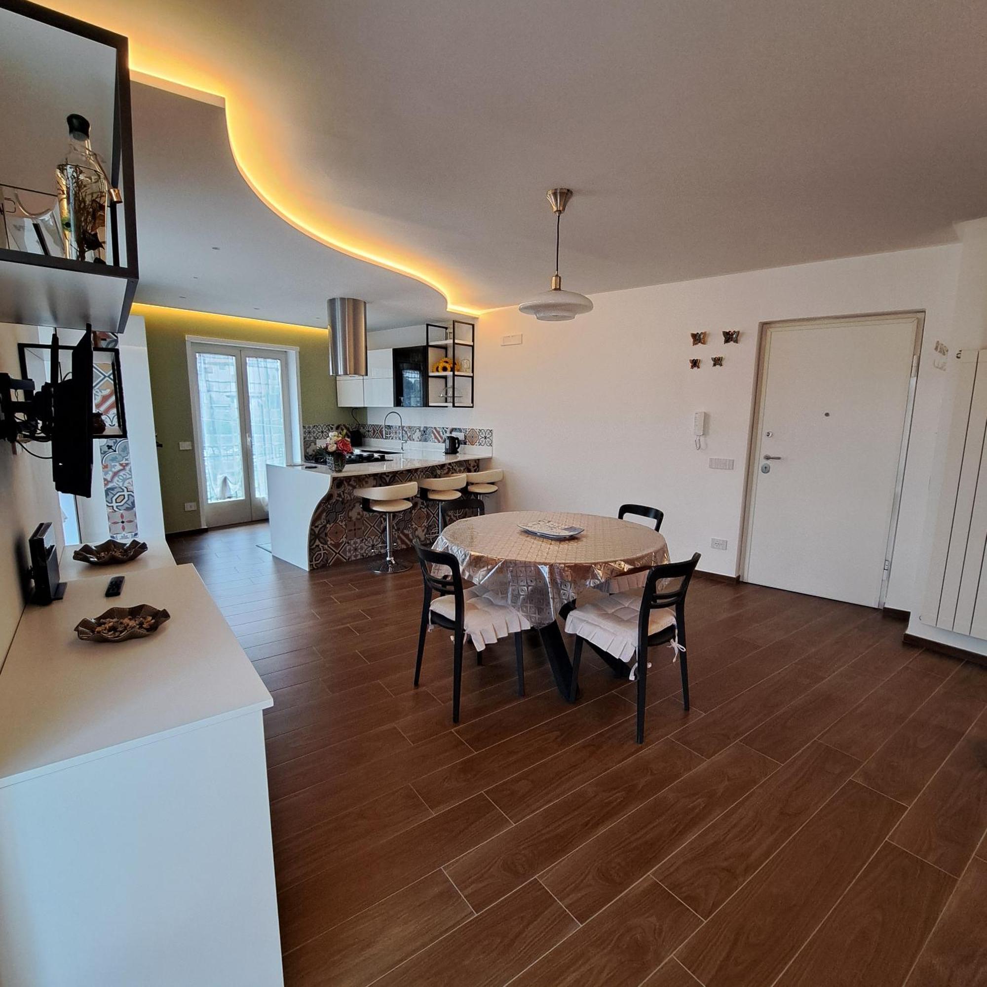 Casa Marilyn Apartment Аджерола Екстериор снимка