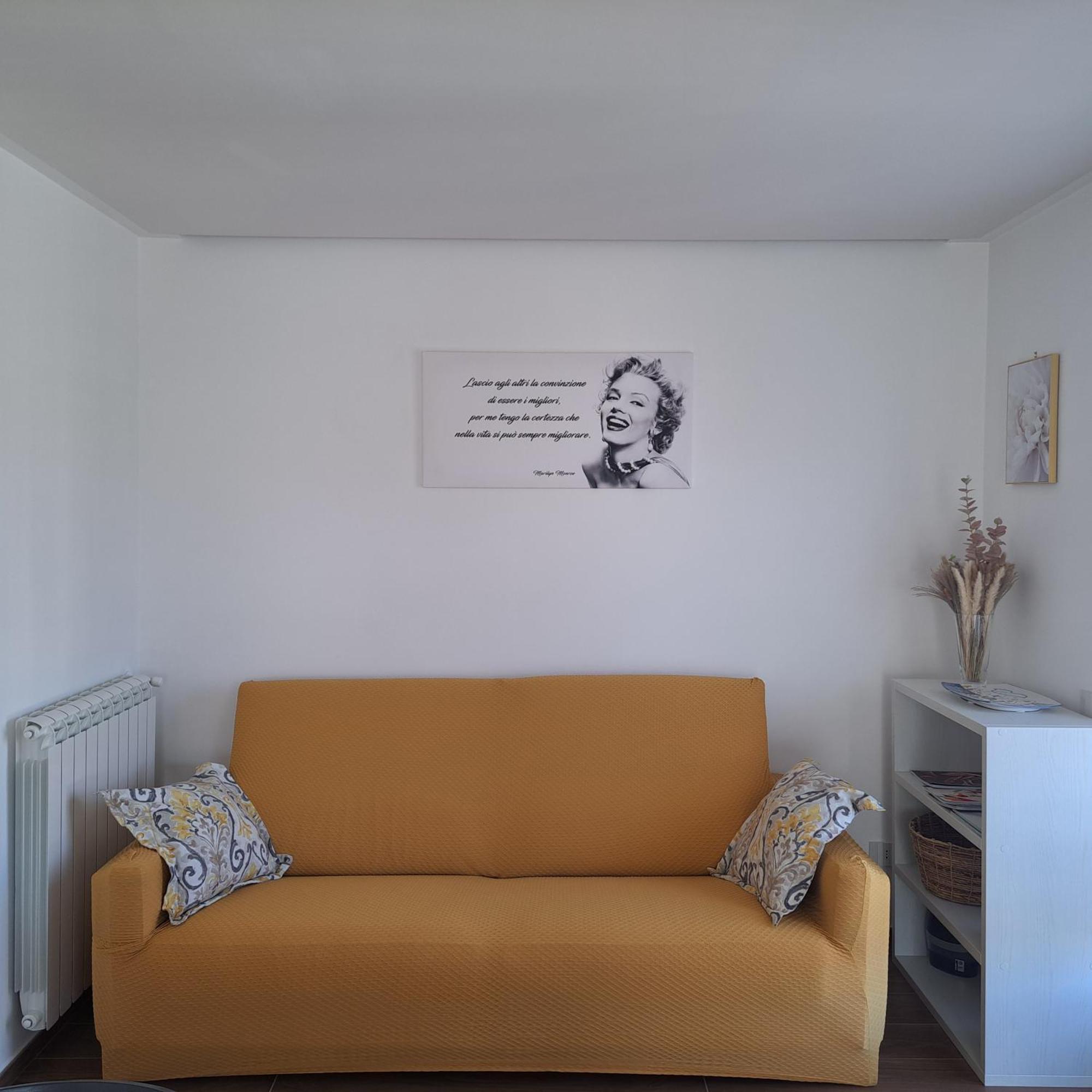 Casa Marilyn Apartment Аджерола Екстериор снимка