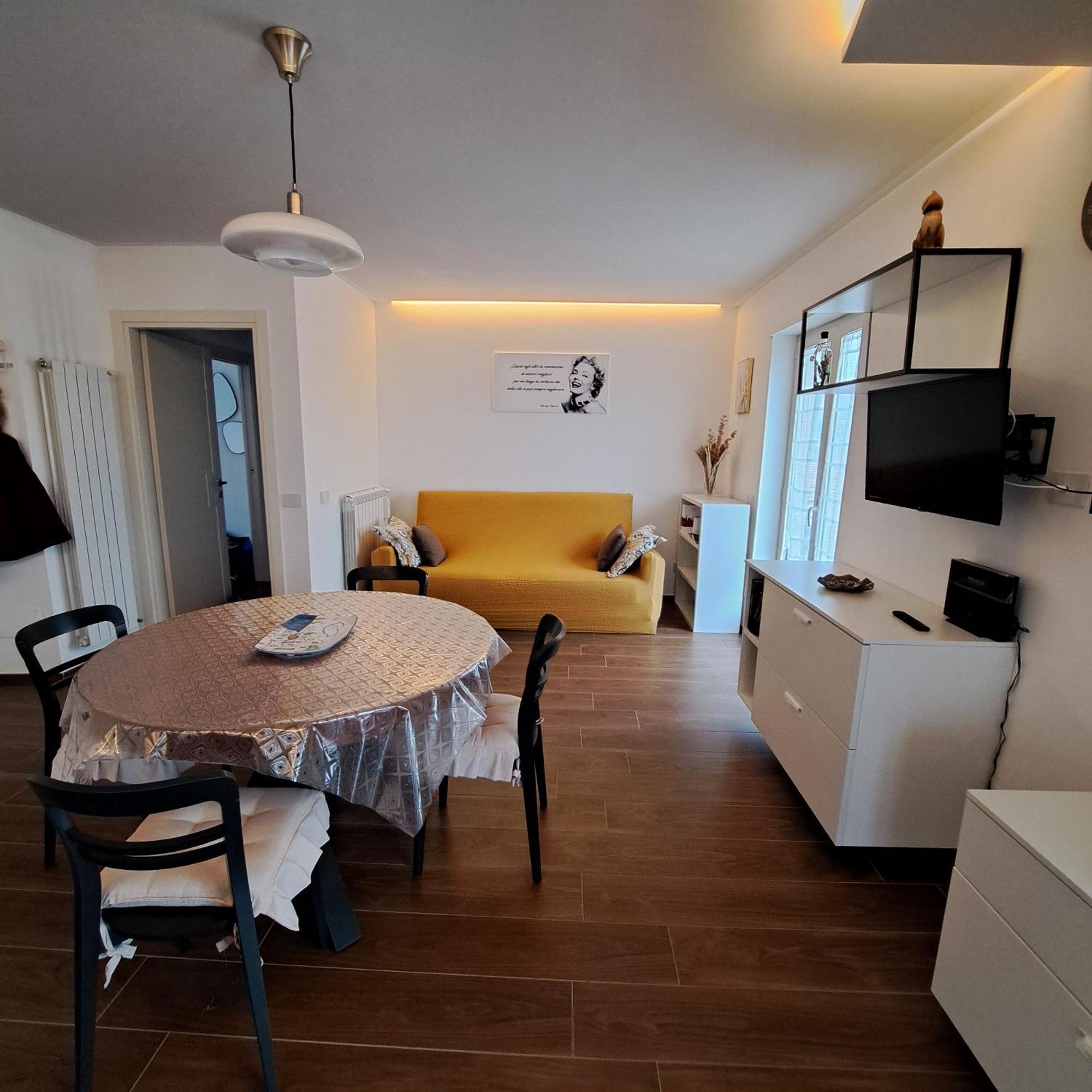 Casa Marilyn Apartment Аджерола Екстериор снимка