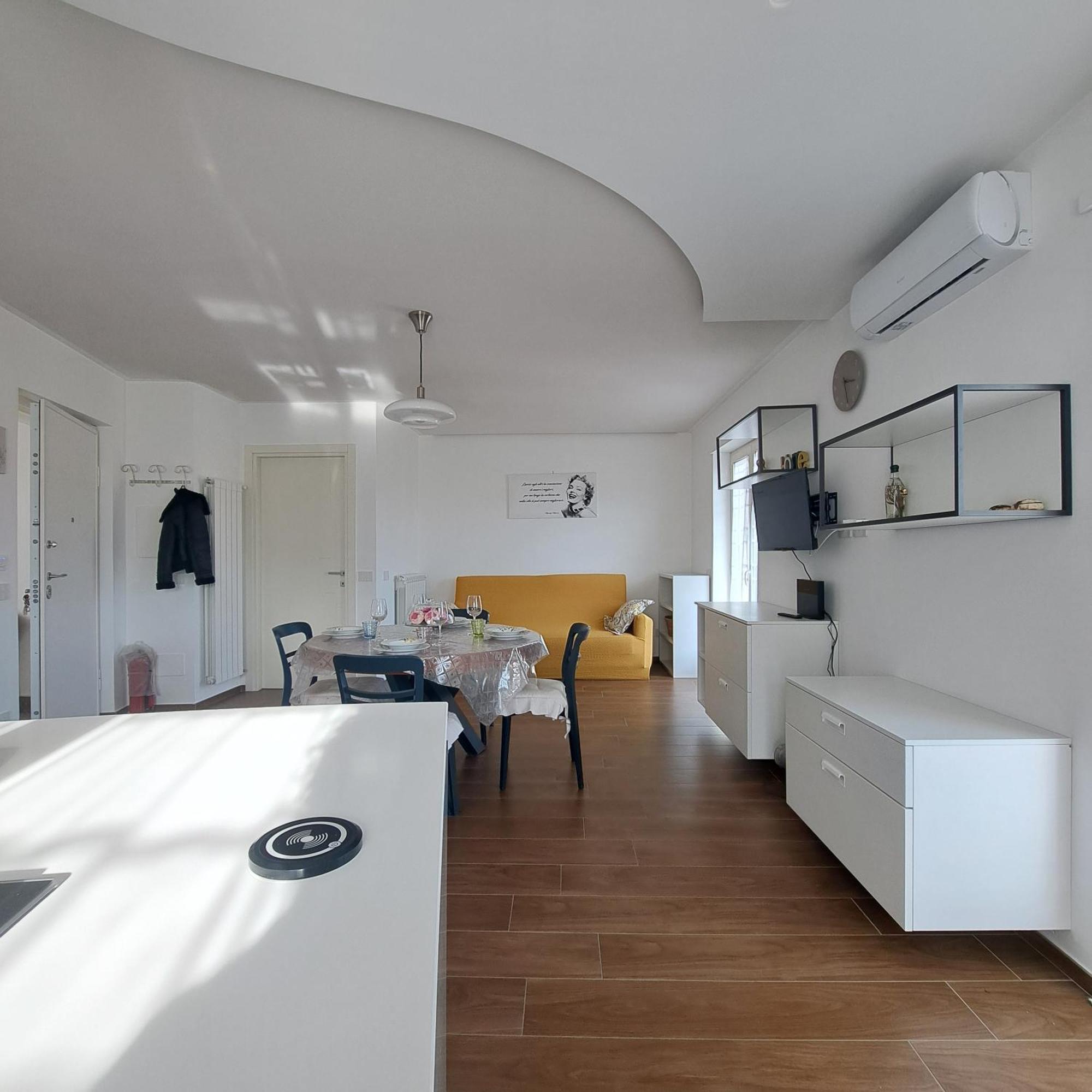 Casa Marilyn Apartment Аджерола Екстериор снимка