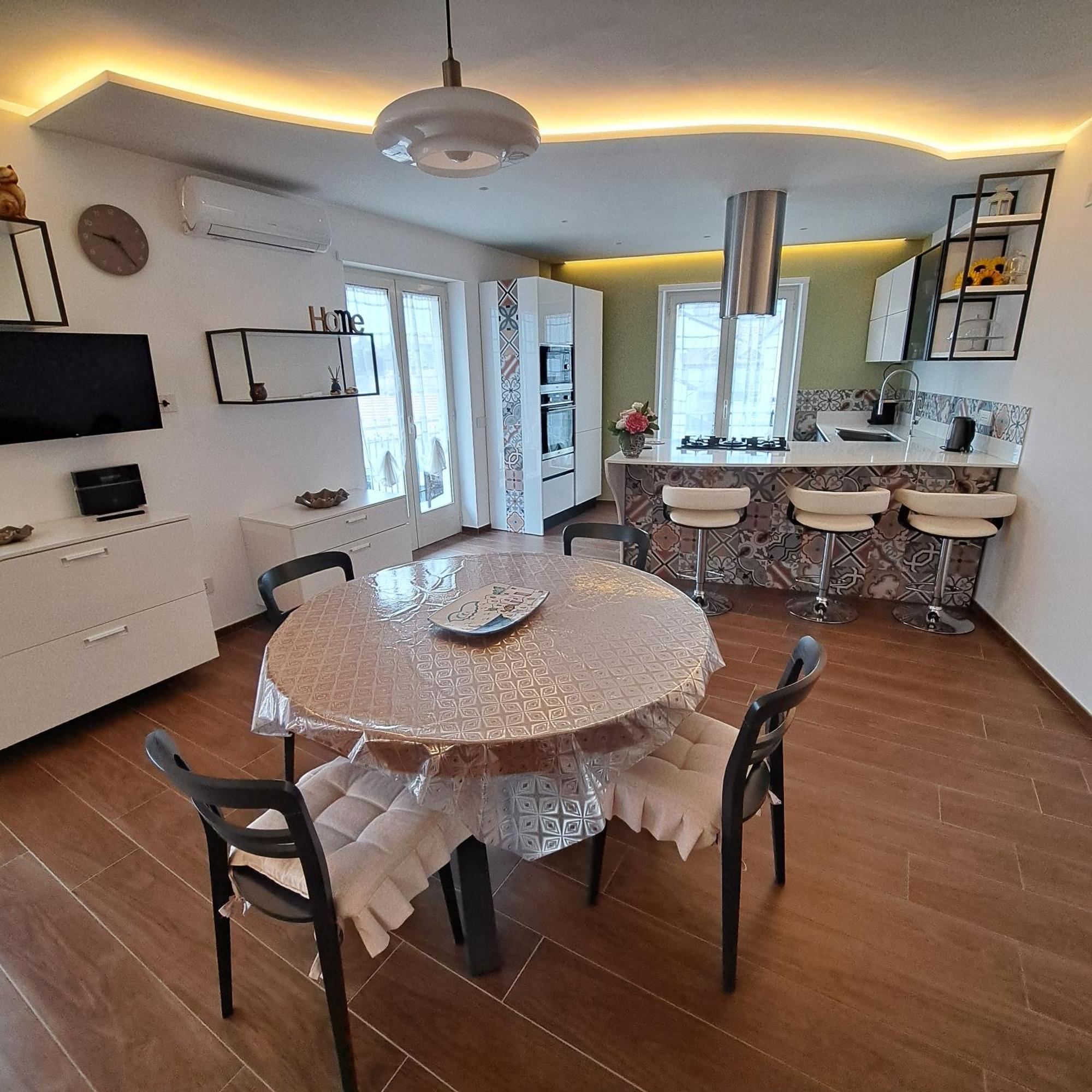 Casa Marilyn Apartment Аджерола Екстериор снимка